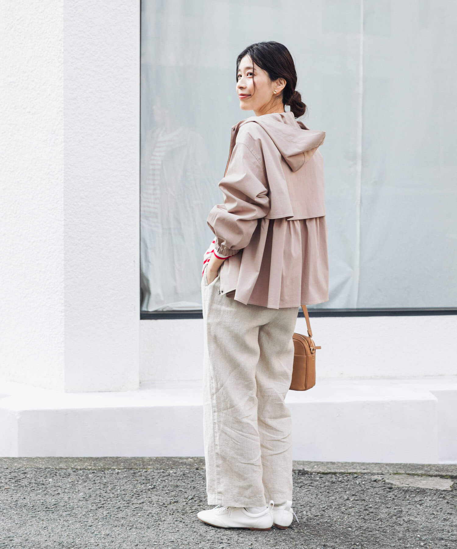 URBAN RESEARCH DOORS「撥水バックギャザーフードジャケット」|ノーカラーコート|