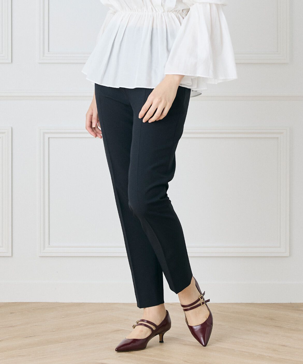 INED「《大きいサイズ》Louise美脚テーパードパンツ」|スラックス|ブラック