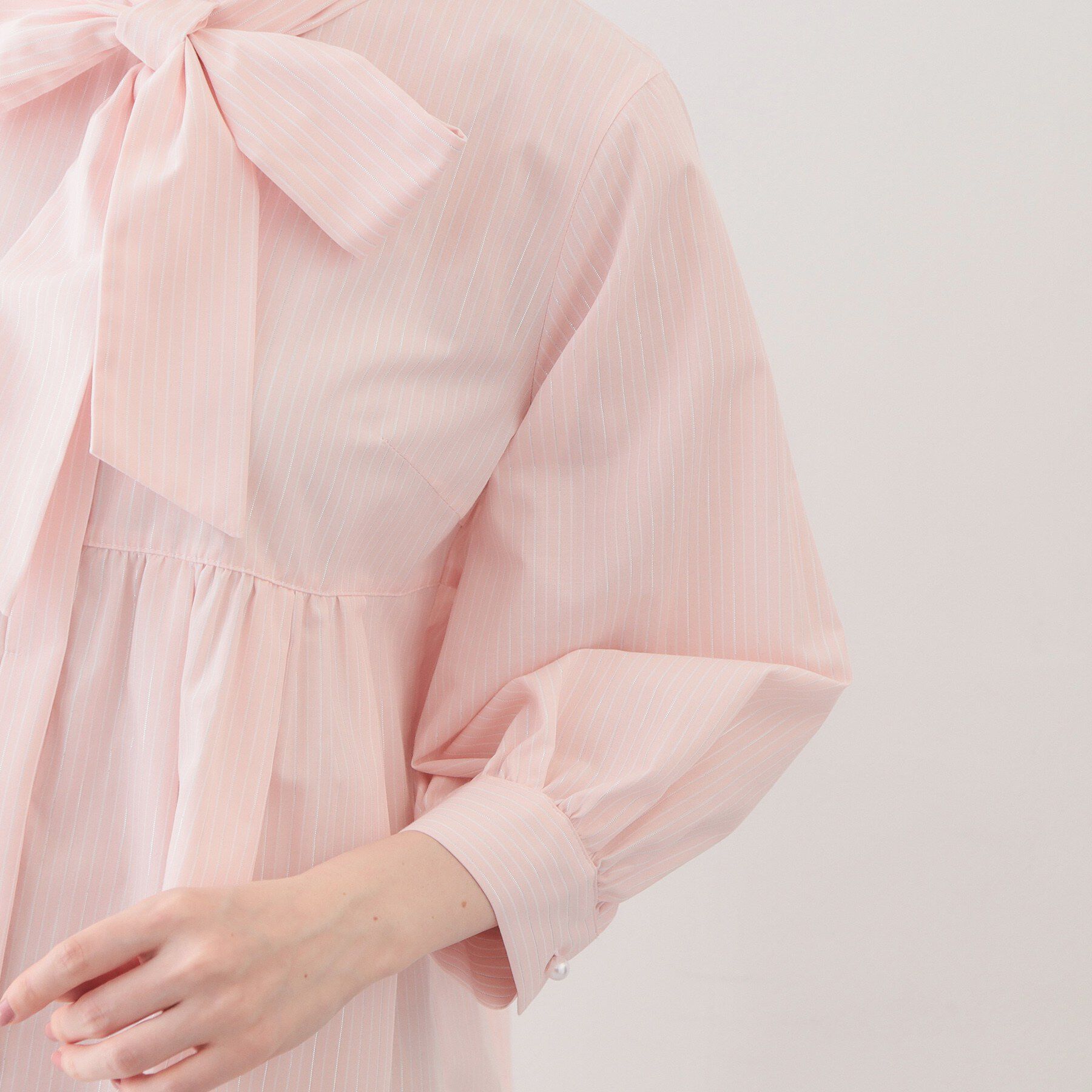 index「2WAYペプラムブラウス/ボウタイ取り外し可【洗濯機OK/イージーアイロン/防シワ】《XS～LL/8」|シャツ・ブラウス|