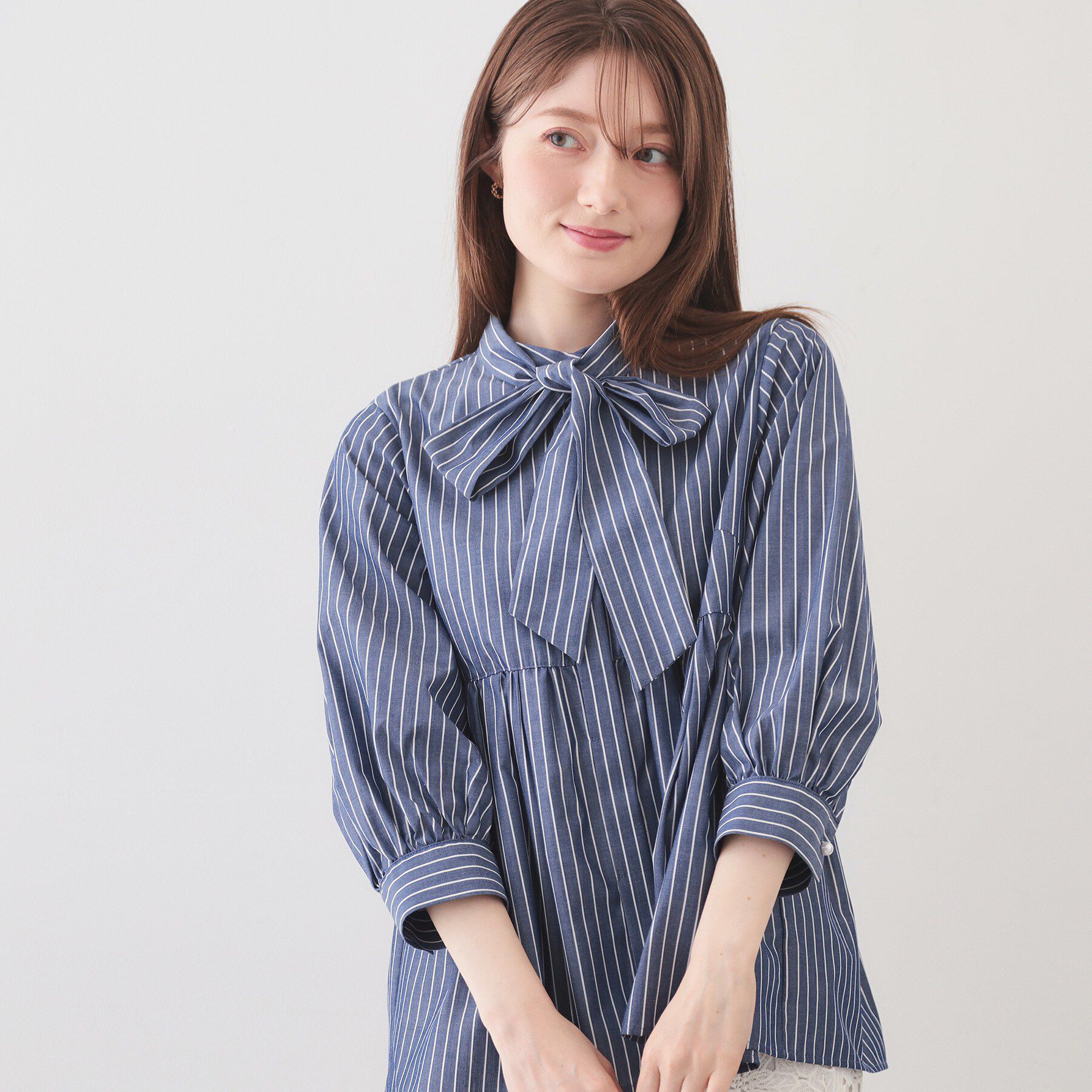 index「2WAYペプラムブラウス/ボウタイ取り外し可【洗濯機OK/イージーアイロン/防シワ】《XS～LL/8」|シャツ・ブラウス|ネイビー(894)