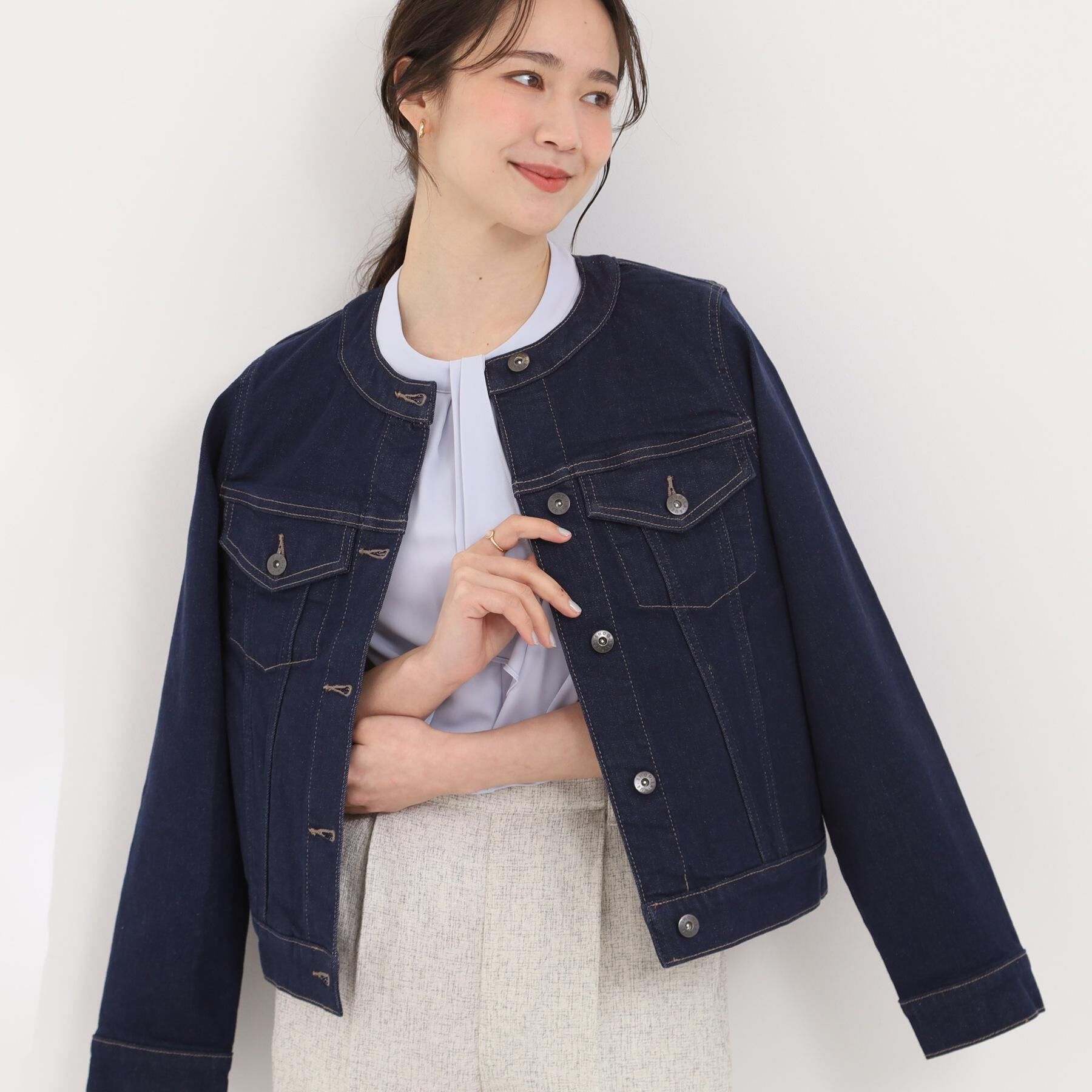 SHOO･LA･RUE「【SHOO・LA・RUE DENIM/S-LL/高レビュー】大人のための ノーカラーデニムジャケット」|デニムジャケット|ネイビー(094)