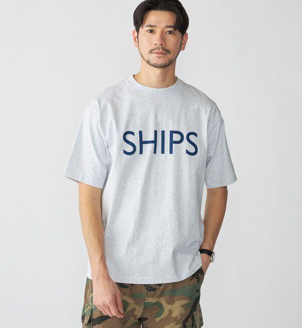 SHIPS「【SHIPS別注】Champion: SHIPS ロゴ プリント Tシャツ」|Tシャツ・カットソー|ライトグレー