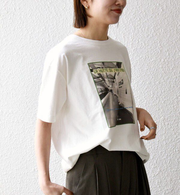 SHIPS any「《予約》【SHIPS any別注】La Hutte:〈洗濯機可能〉デザイン ロゴ プリント TEE 26SS」|Tシャツ・カットソー|