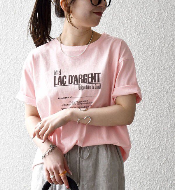 SHIPS any「《予約》【SHIPS any別注】La Hutte:〈洗濯機可能〉デザイン ロゴ プリント TEE 26SS」|Tシャツ・カットソー|