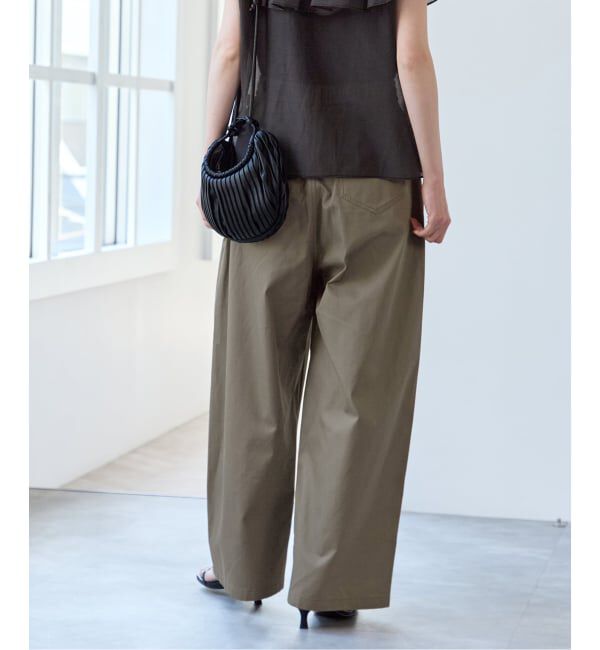 U by SPICK&SPAN「《追加予約》ルーズタックチノパンツ」|チノ|