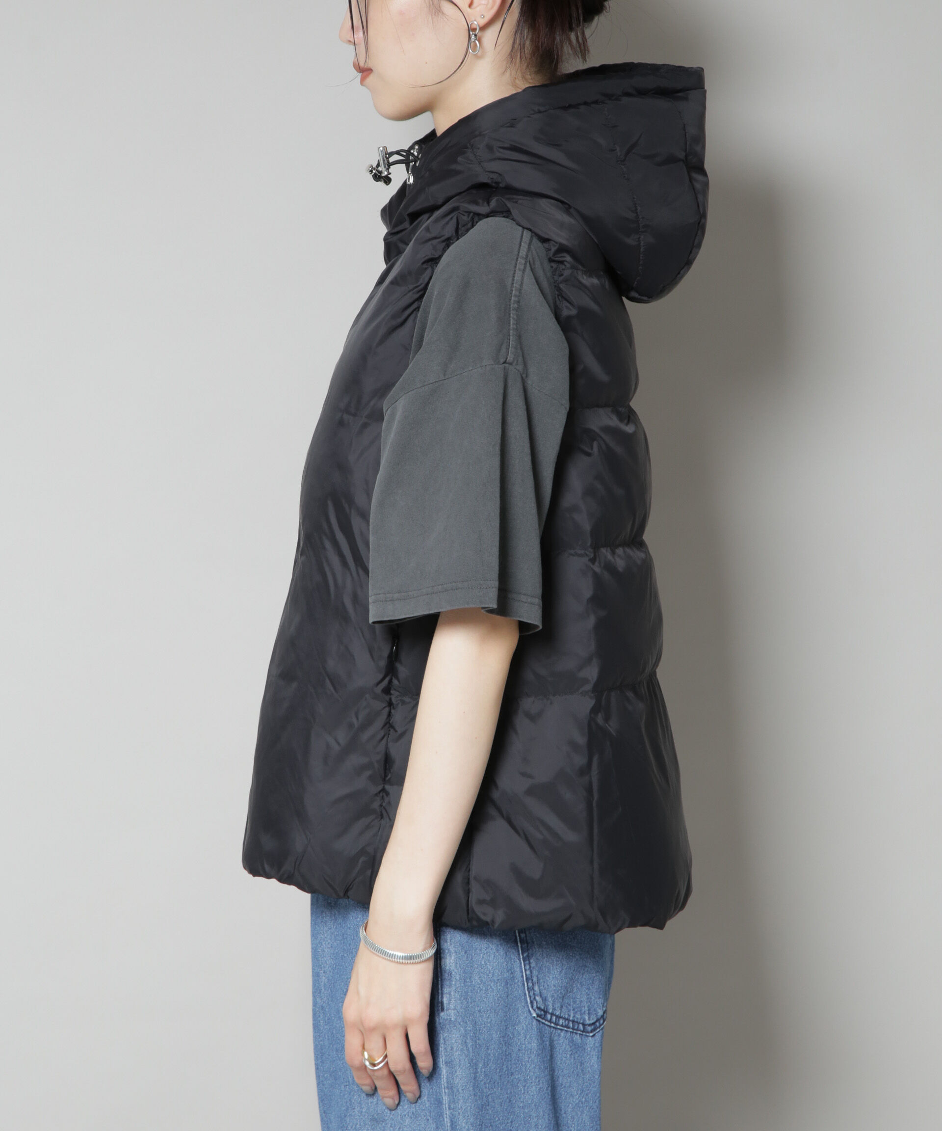 nano･universe「撥水加工ライトダウン　フードジップアップベスト」|ダウン|