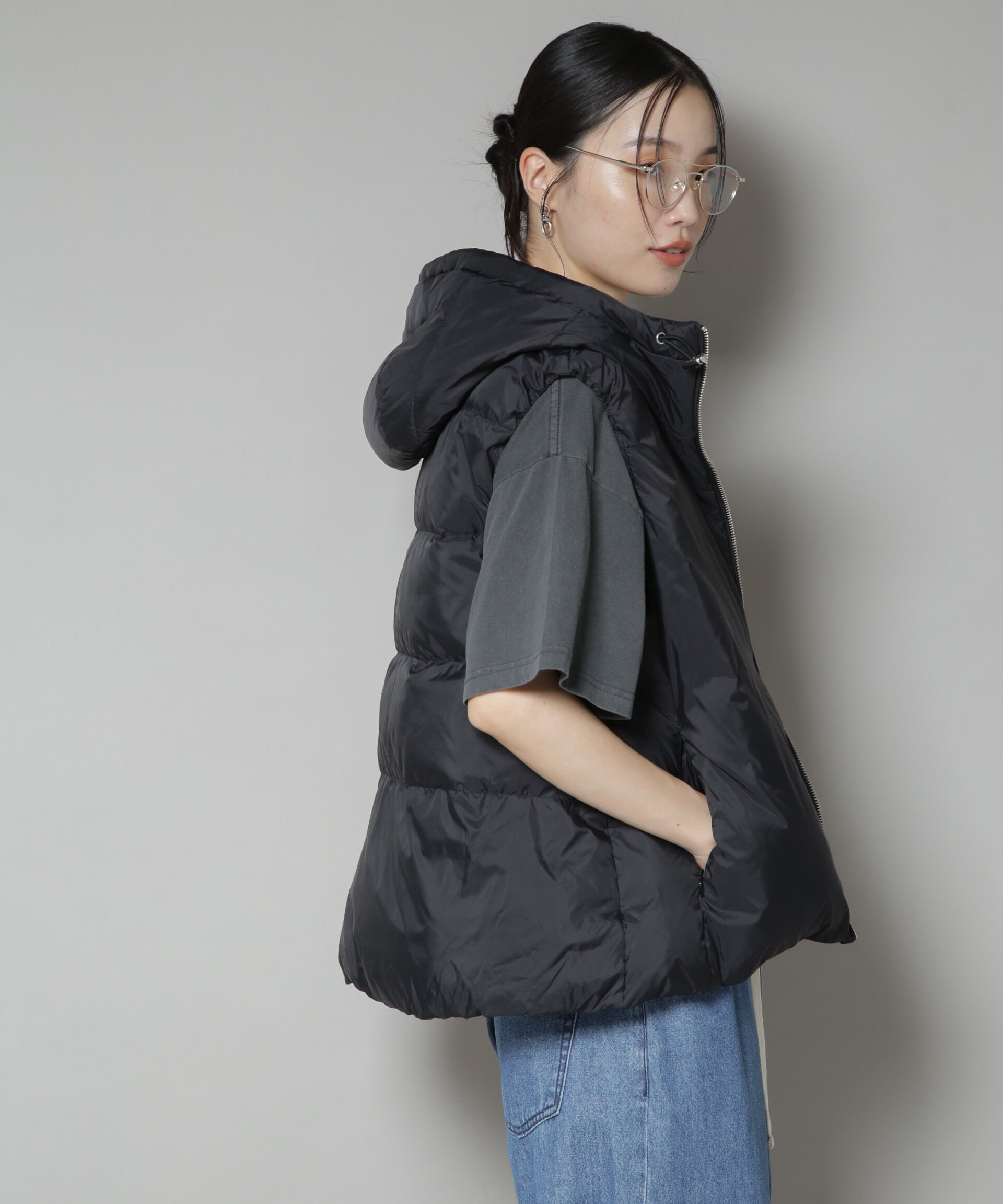 nano･universe「撥水加工ライトダウン　フードジップアップベスト」|ダウン|