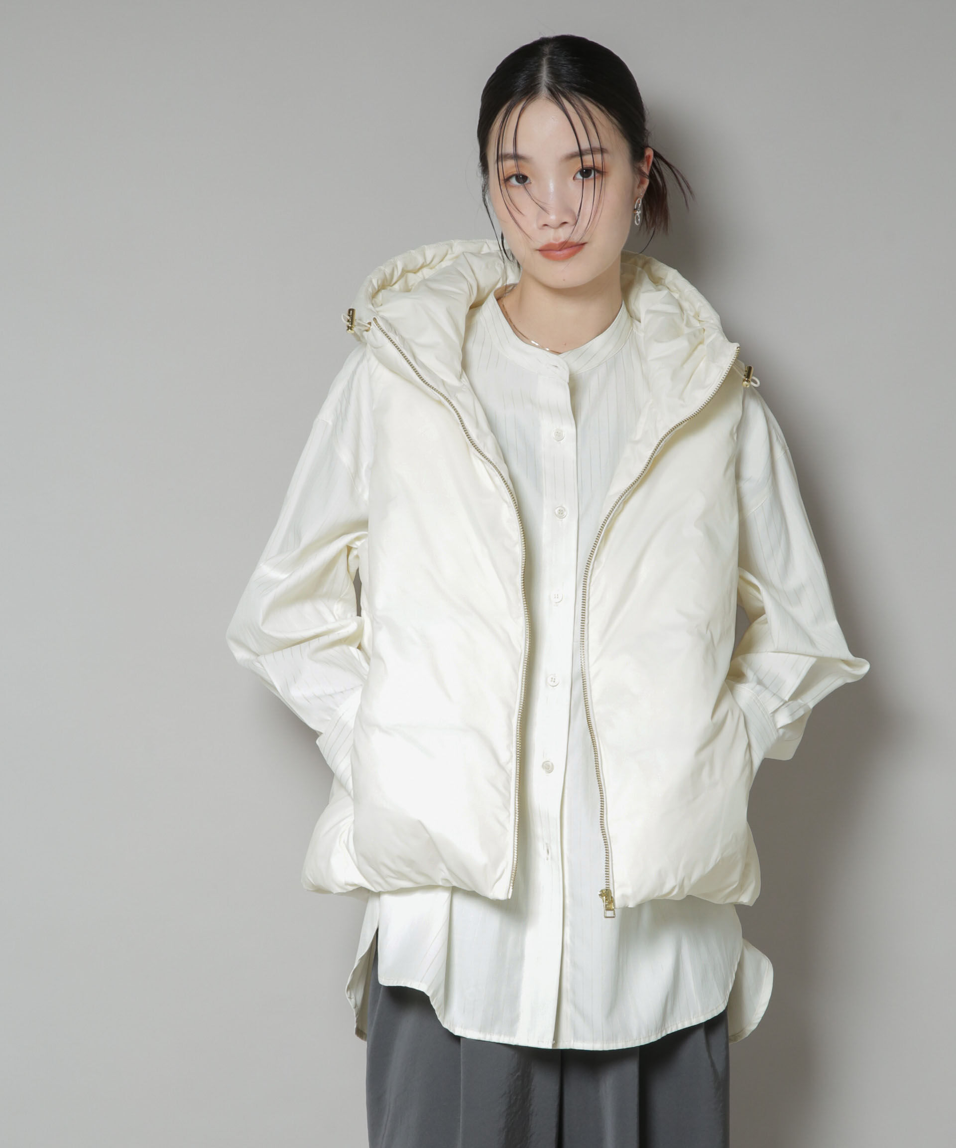 nano･universe「撥水加工ライトダウン　フードジップアップベスト」|ダウン|アイボリー7