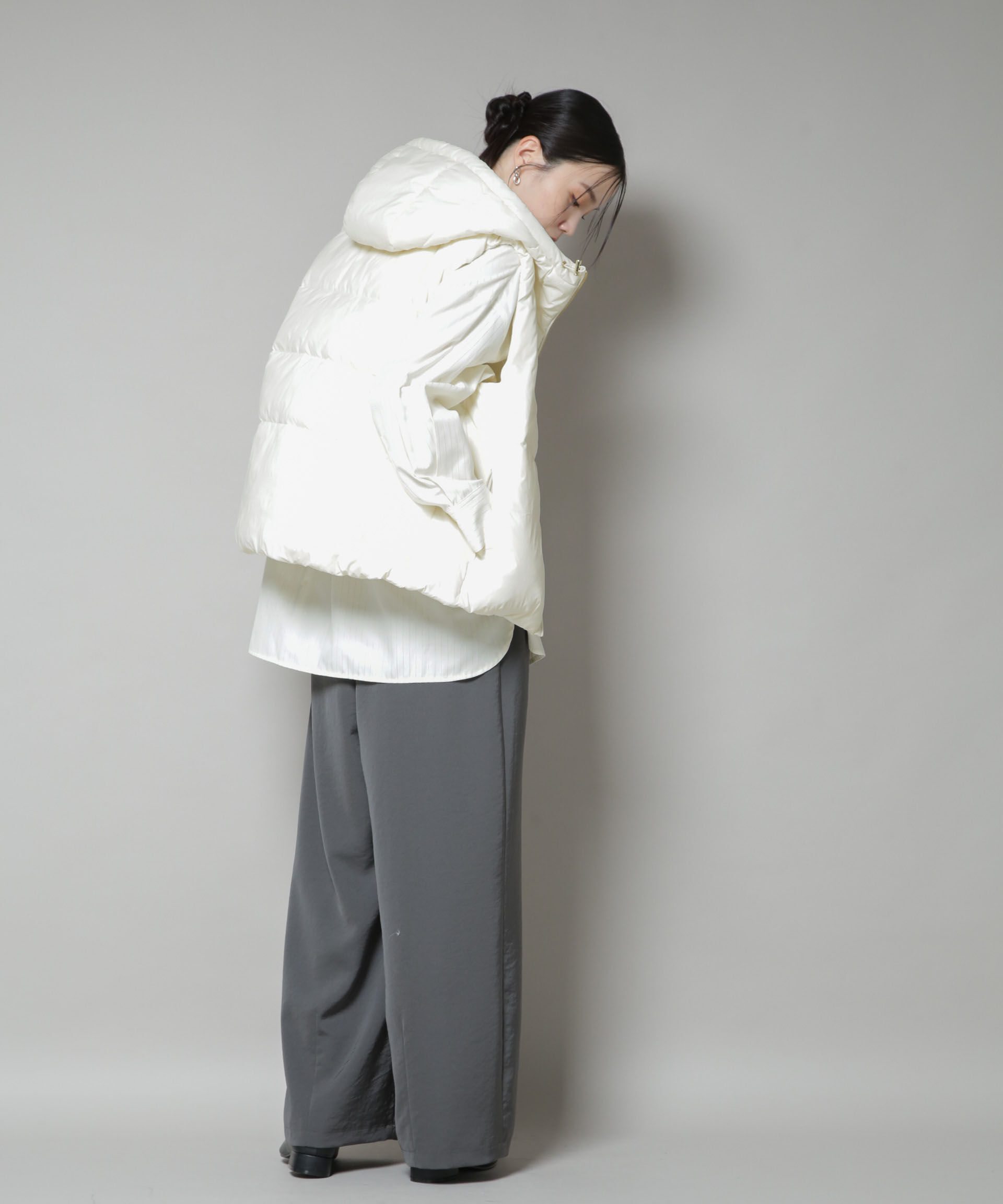 nano･universe「撥水加工ライトダウン　フードジップアップベスト」|ダウン|