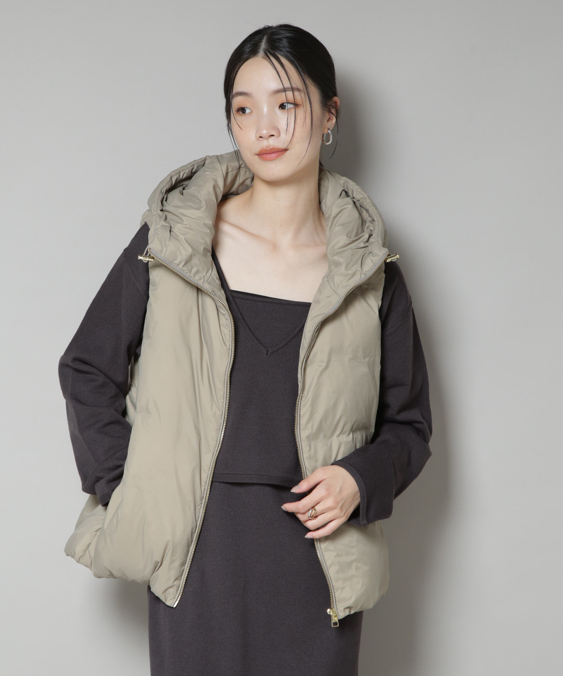 nano･universe「撥水加工ライトダウン　フードジップアップベスト」|ダウン|オリーブ