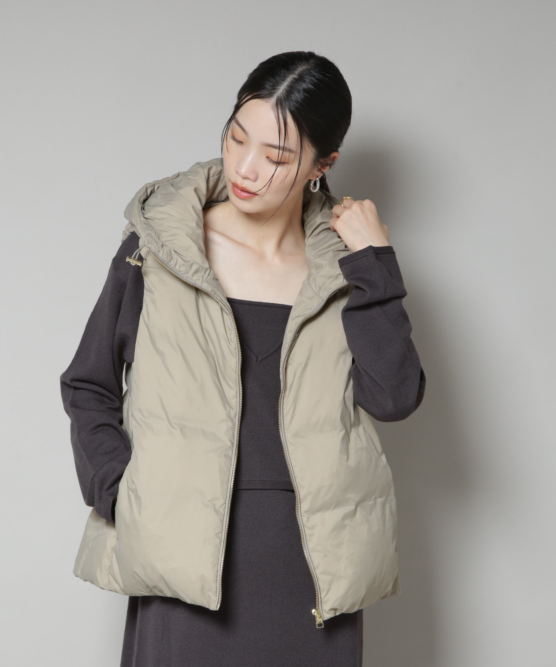 nano･universe「撥水加工ライトダウン　フードジップアップベスト」|ダウン|