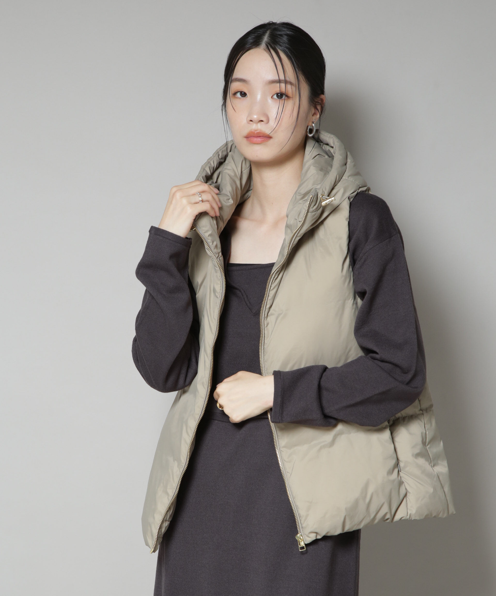 nano･universe「撥水加工ライトダウン　フードジップアップベスト」|ダウン|