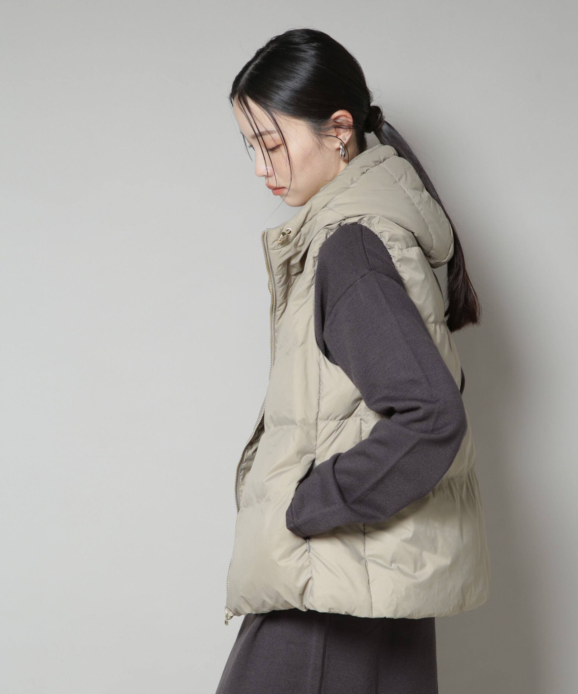 nano･universe「撥水加工ライトダウン　フードジップアップベスト」|ダウン|