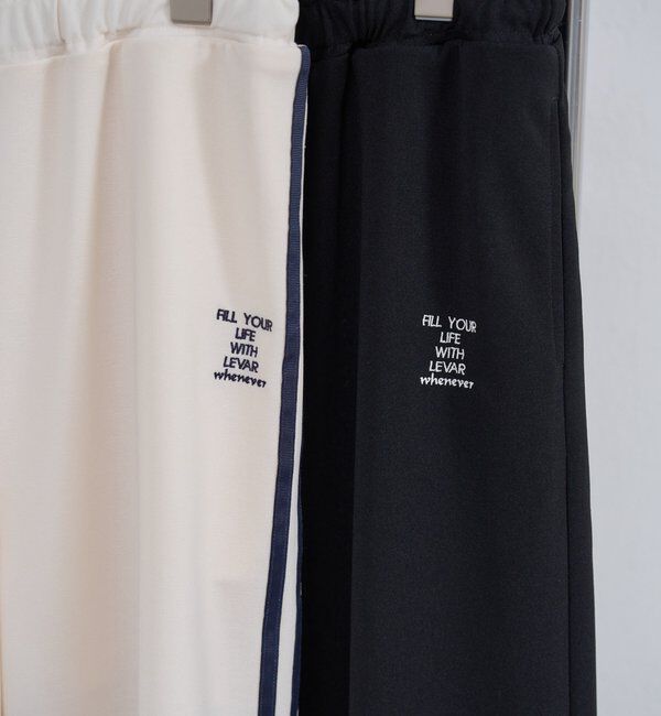  「ロゴ刺繍イージーパンツ」|チノ|