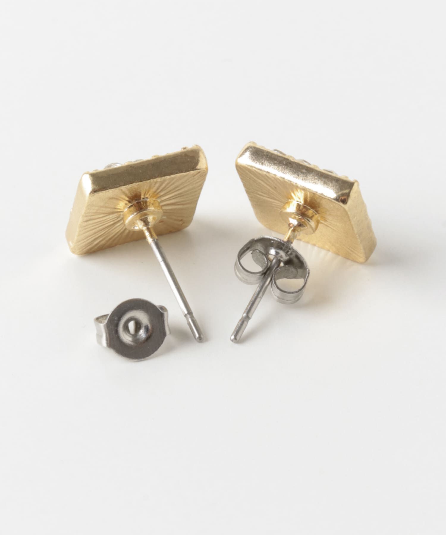 SMELLY「ビジュースクエアピアス」|ピアス|