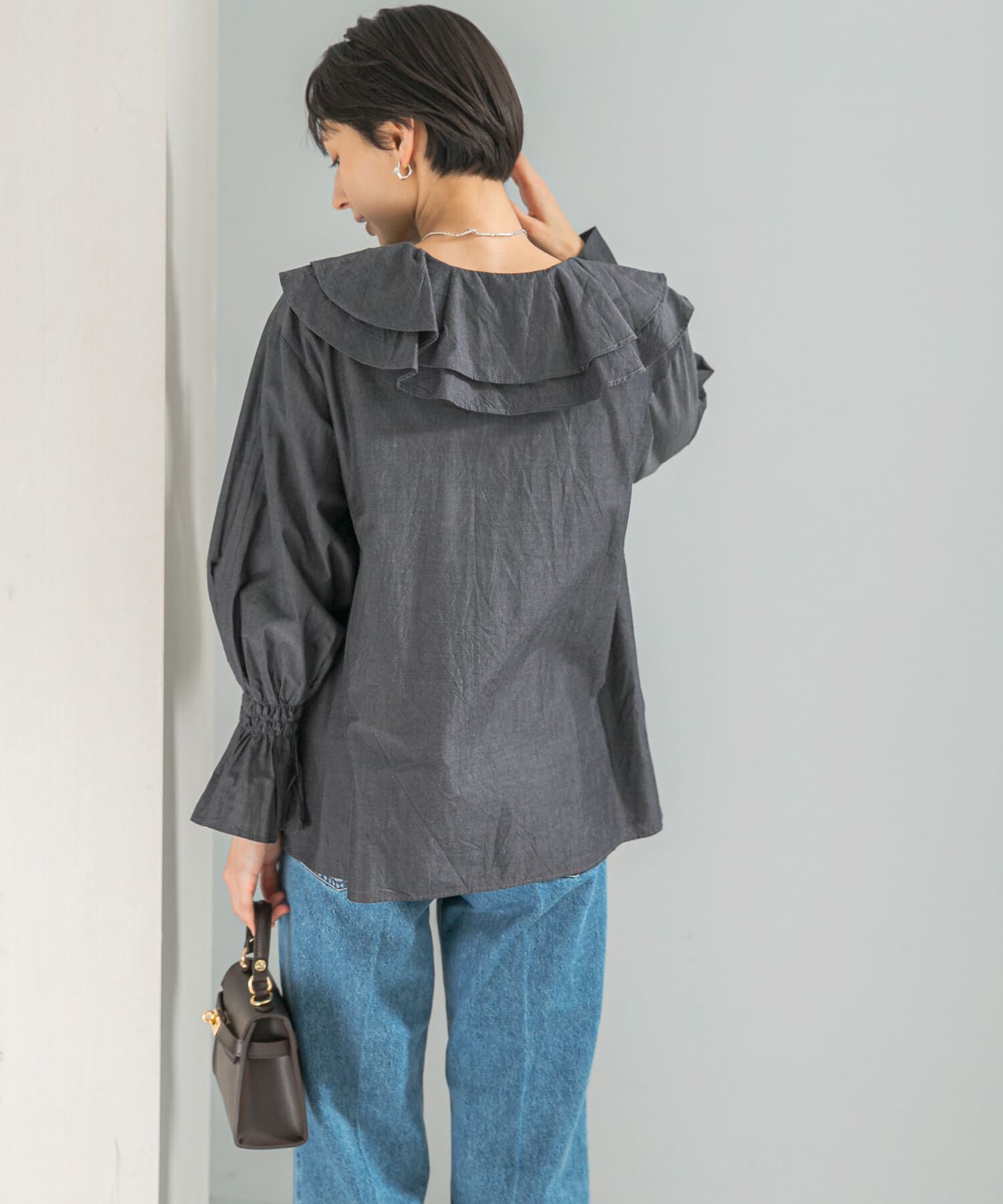 URBAN RESEARCH ROSSO「Vネックラッフルシアーデニムブラウス」|シャツ・ブラウス|