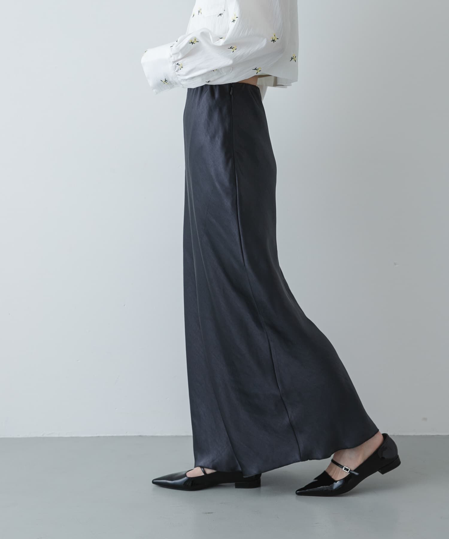 SENSE OF PLACE by URBAN RESEARCH「サテンアイラインスカート」|スカート|チャコールグレー