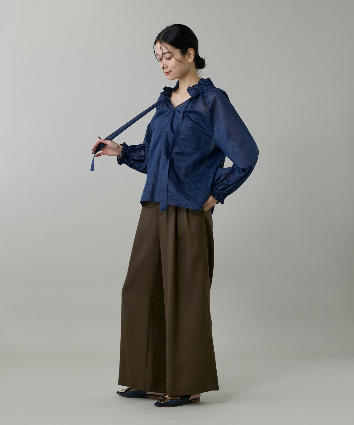 INED「《大きいサイズ》シャドーボーダーフリルボウタイブラウス」|シャツ・ブラウス|