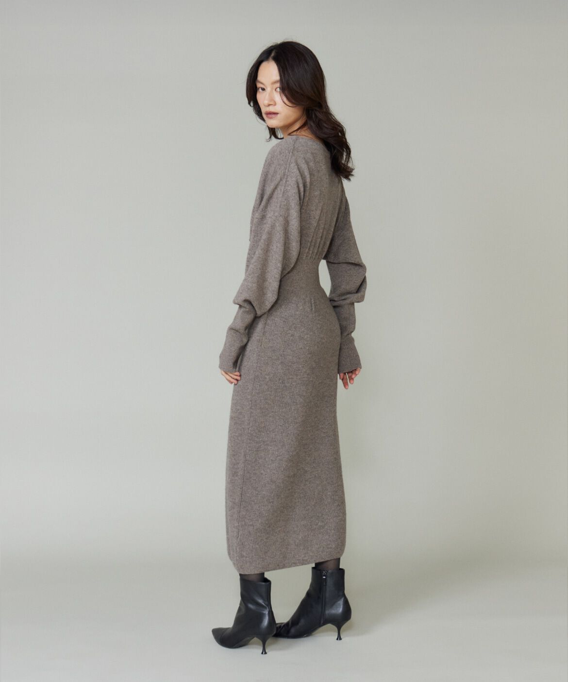 la veille by SUPERIOR CLOSET「《大きいサイズ》タックデザインニットワンピース」|ワンピース|