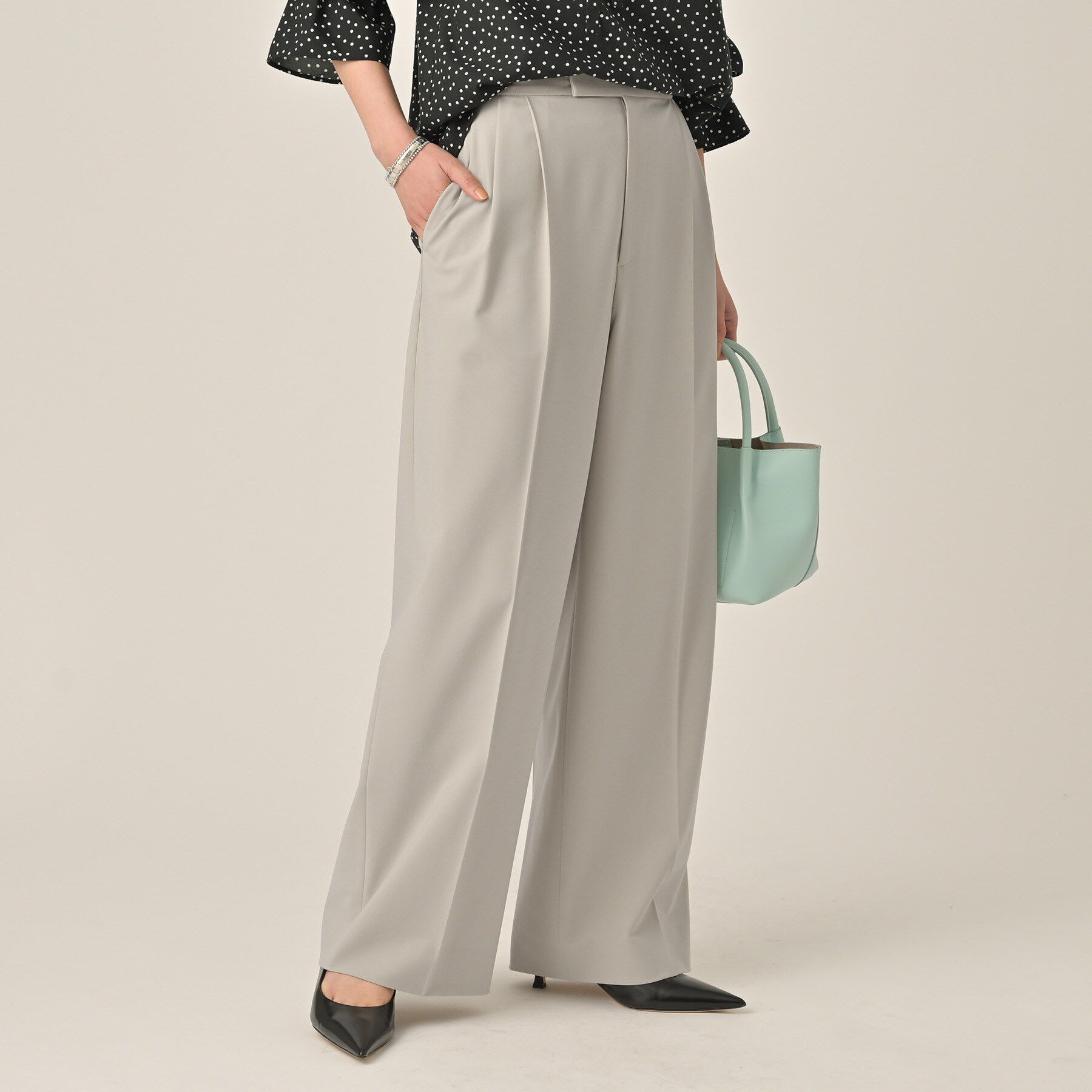 UNTITLED「ベーシックツータックパンツ」|その他|ライトグレー(011