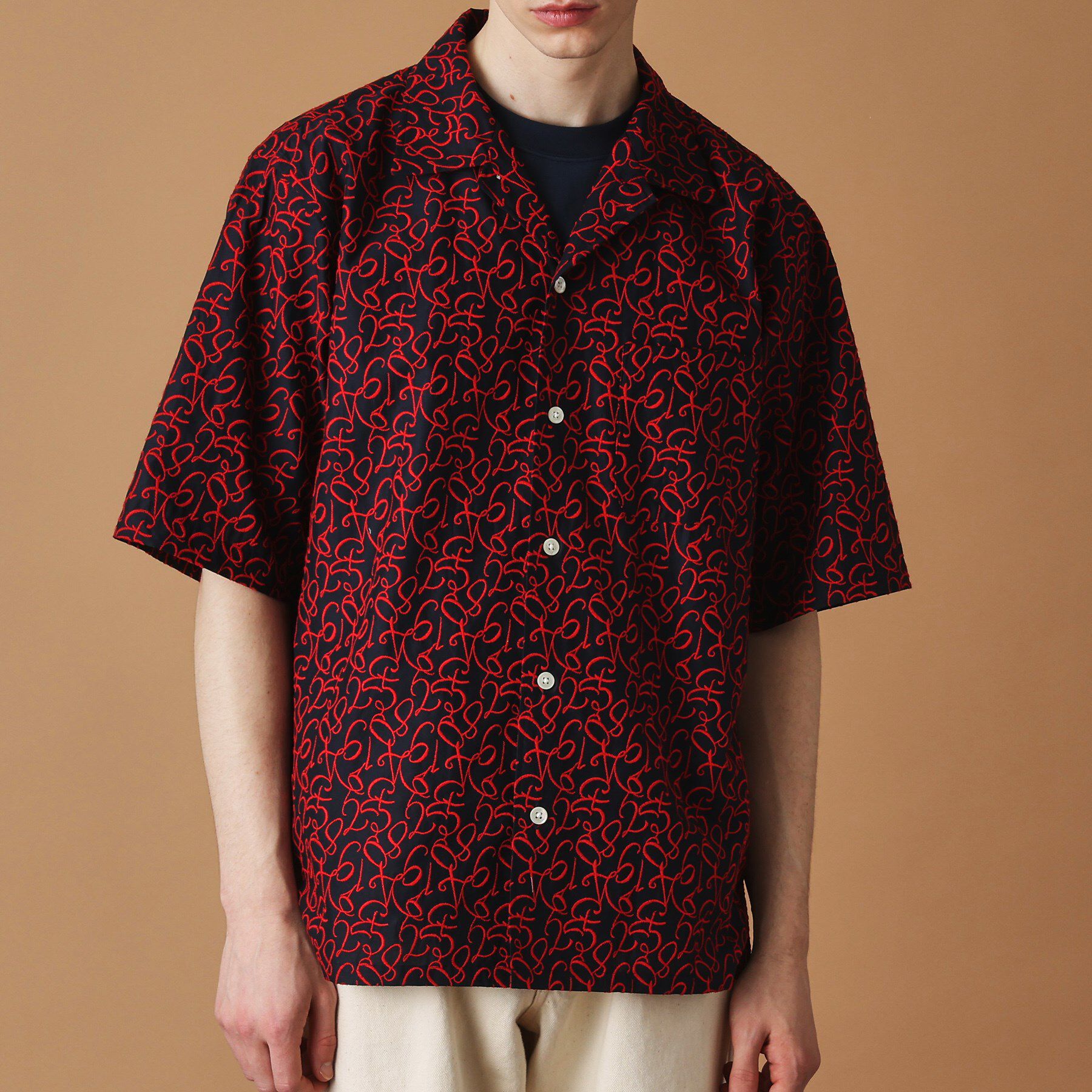 40CARATS&525「数字エンブロイダリー半袖シャツ」|シャツ・ブラウス|