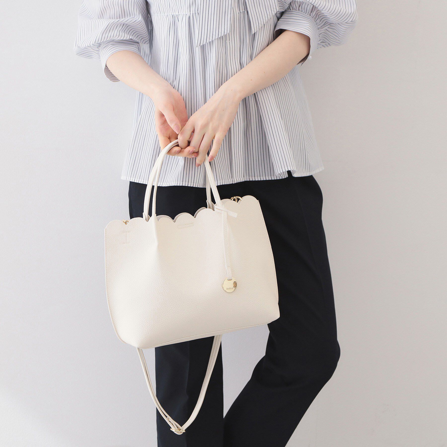 index「【2WAY】軽量合皮スカラップデザインミドルトートバッグ」|トートバッグ|