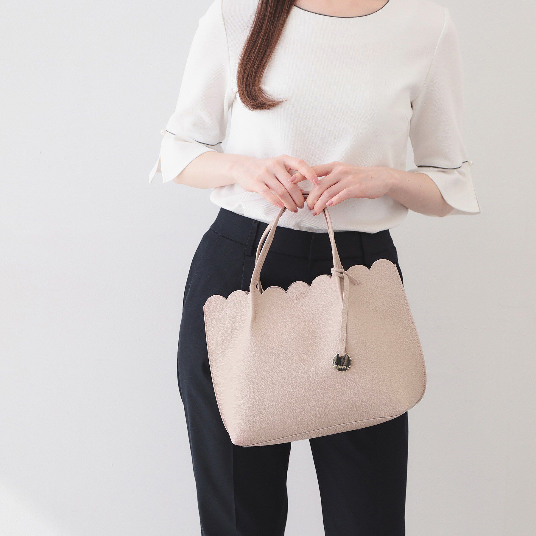index「【2WAY】軽量合皮スカラップデザインミドルトートバッグ」|トートバッグ|ピンクベージュ(05