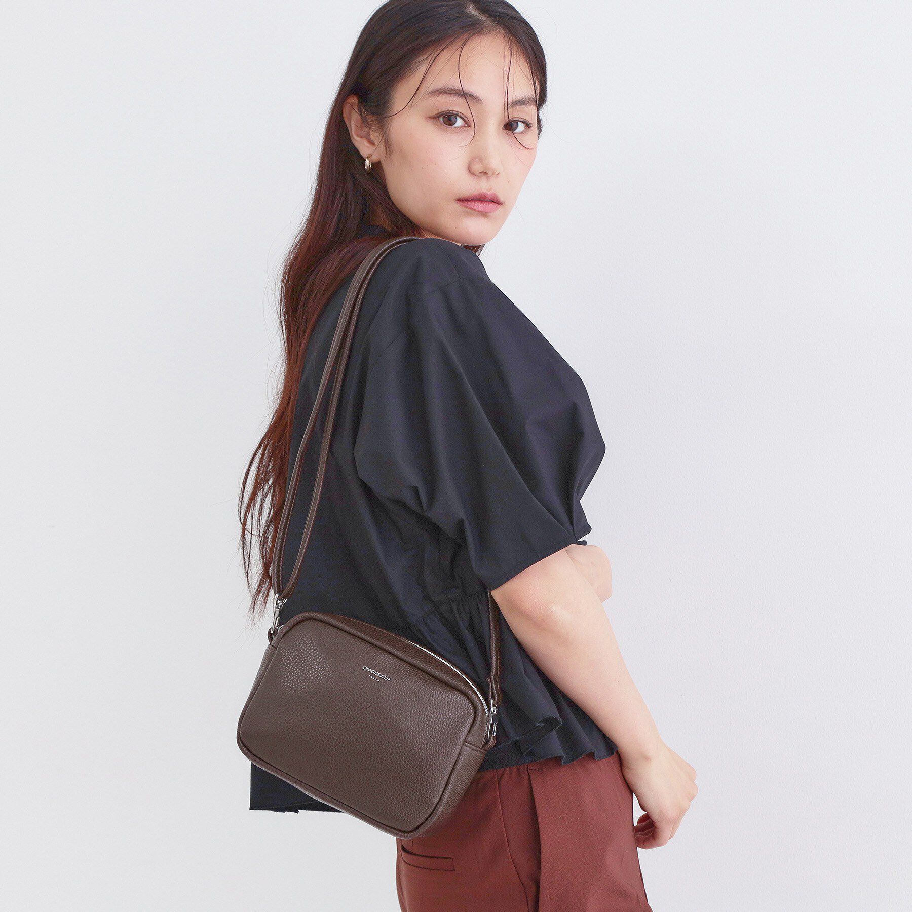 OPAQUE.CLIP「シュリンク合皮スクエアミニショルダーバッグ【軽量／長さ調整可能】」|ショルダー・メッセンジャー|