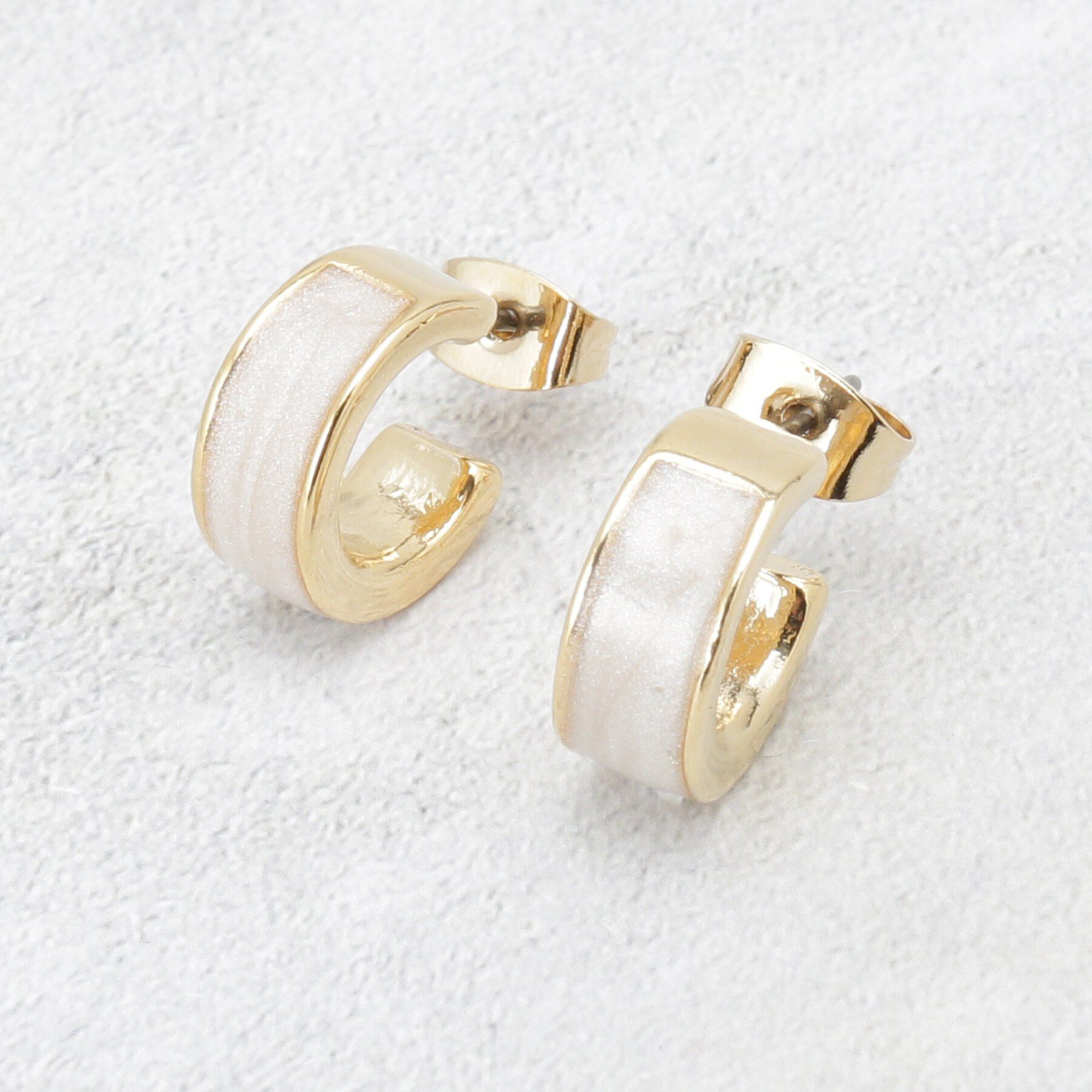 OPAQUE.CLIP「エポマーブルエッジメタルリング」|ピアス|オフホワイト(003