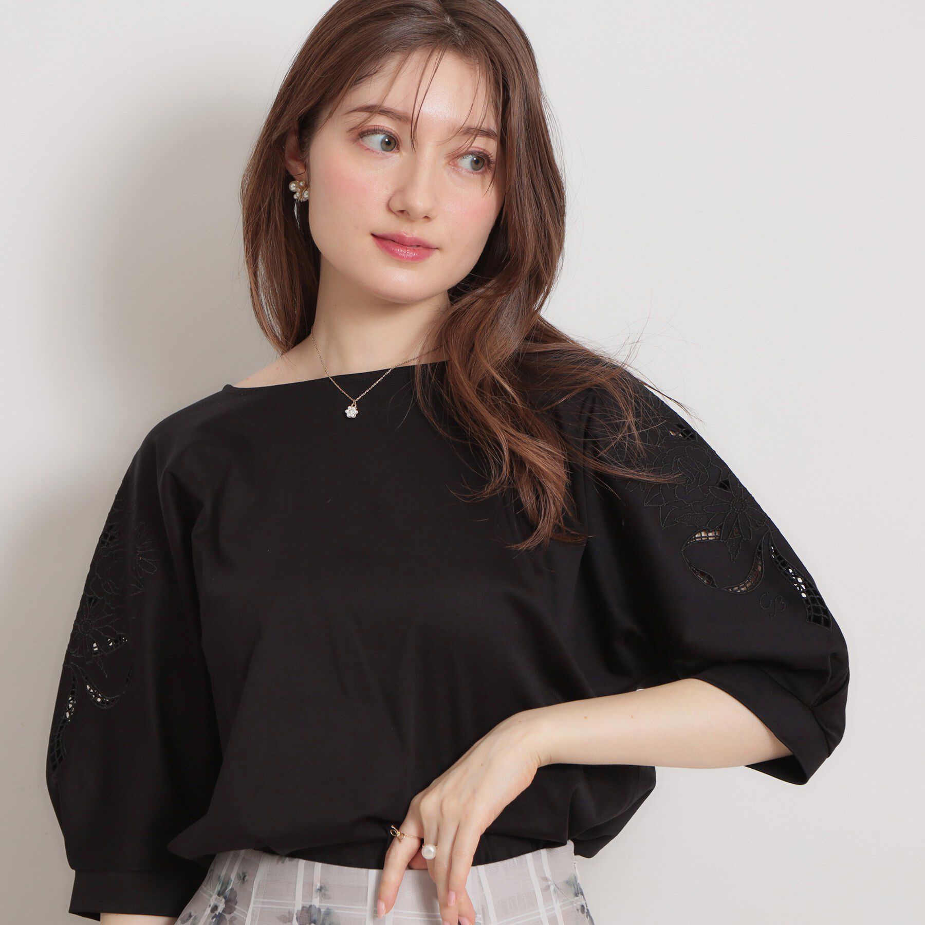 Couture broach「【接触冷感・UVカット】60シルケット エンブロドルマントップス」|Tシャツ・カットソー|