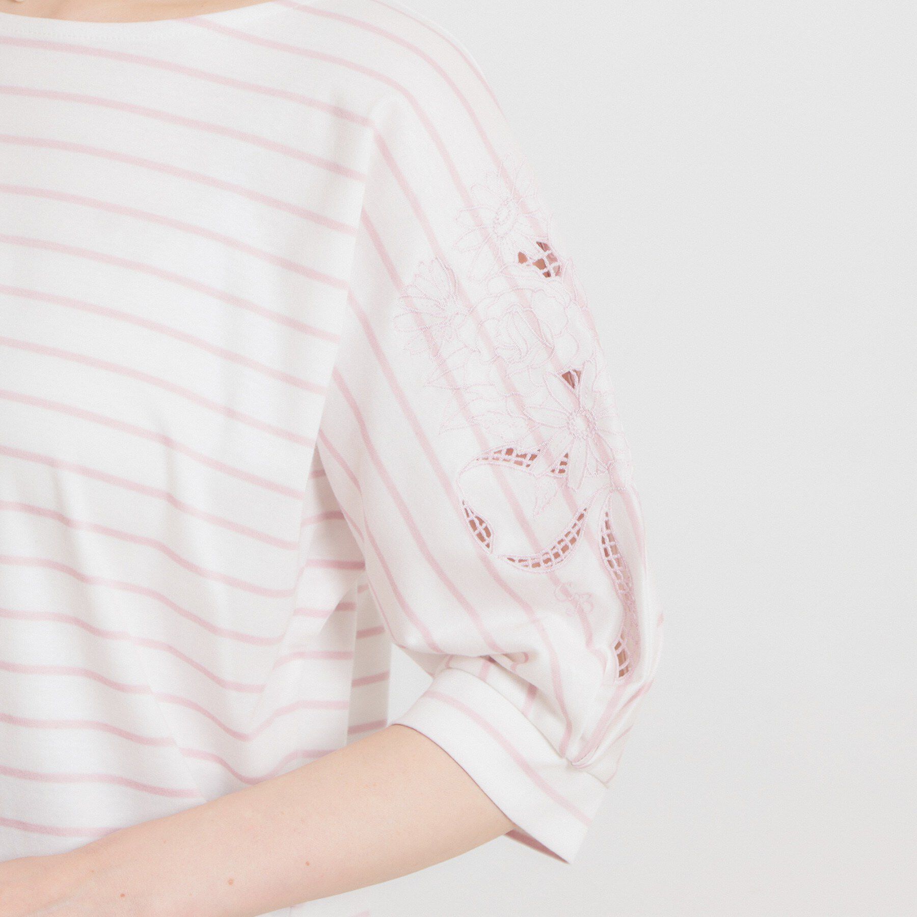 Couture broach「【接触冷感・UVカット】60シルケット エンブロドルマントップス」|Tシャツ・カットソー|