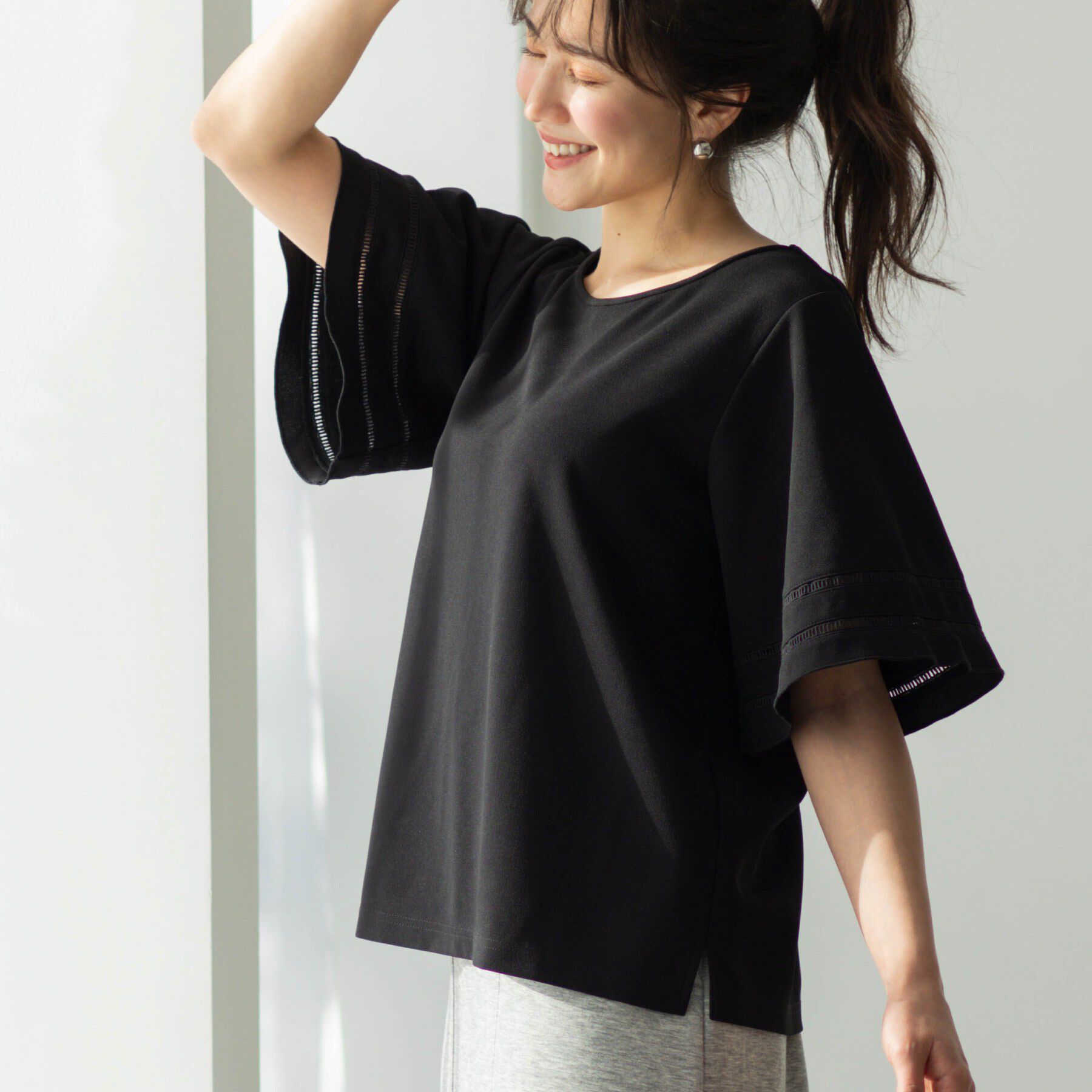 SHOO･LA･RUE「ハシゴレースフレアスリーブＴシャツ」|Tシャツ・カットソー|ブラック(019)