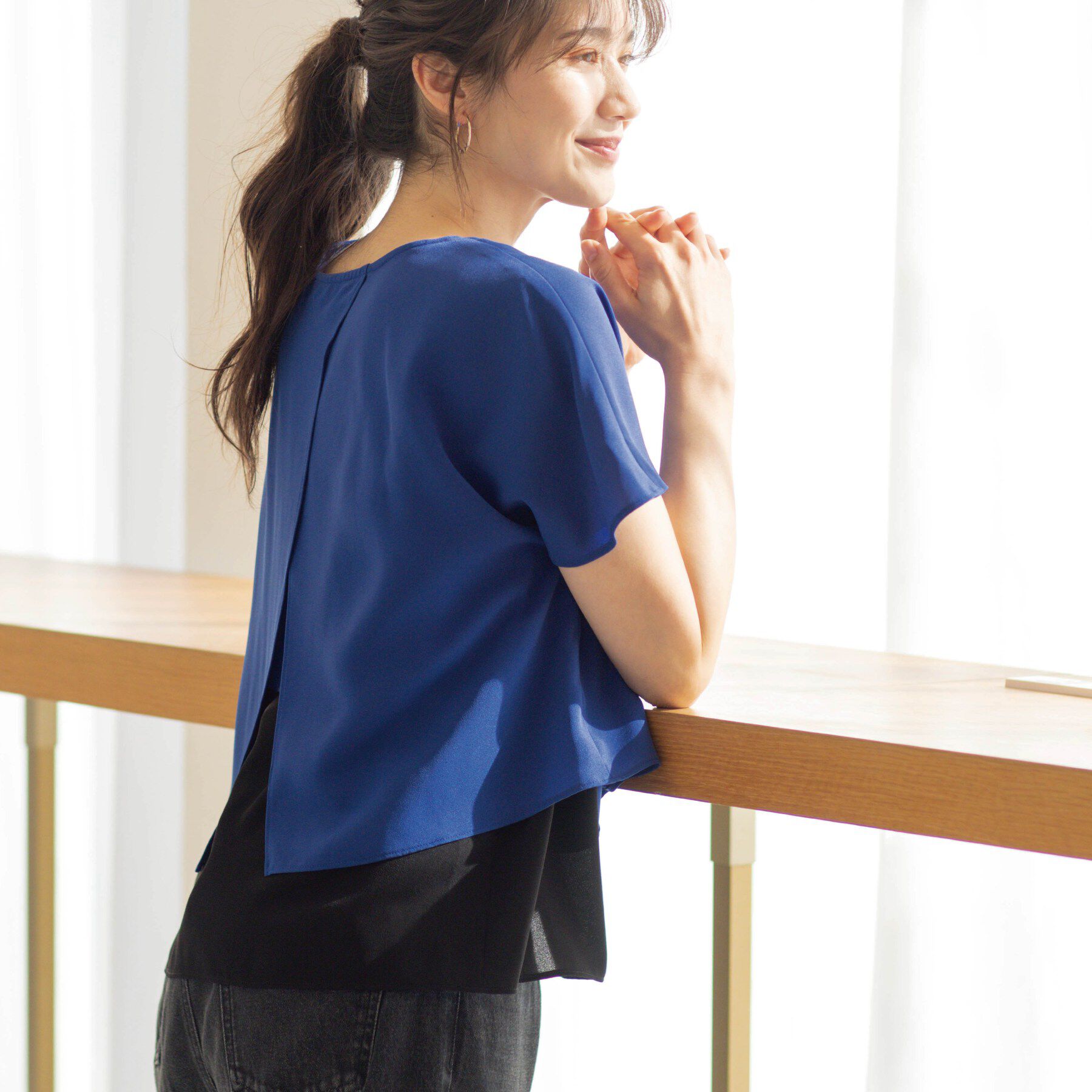 SHOO･LA･RUE「【洗濯機可/体型カバー】1枚でサマ見え バイカラーレイヤードブラウス」|シャツ・ブラウス|