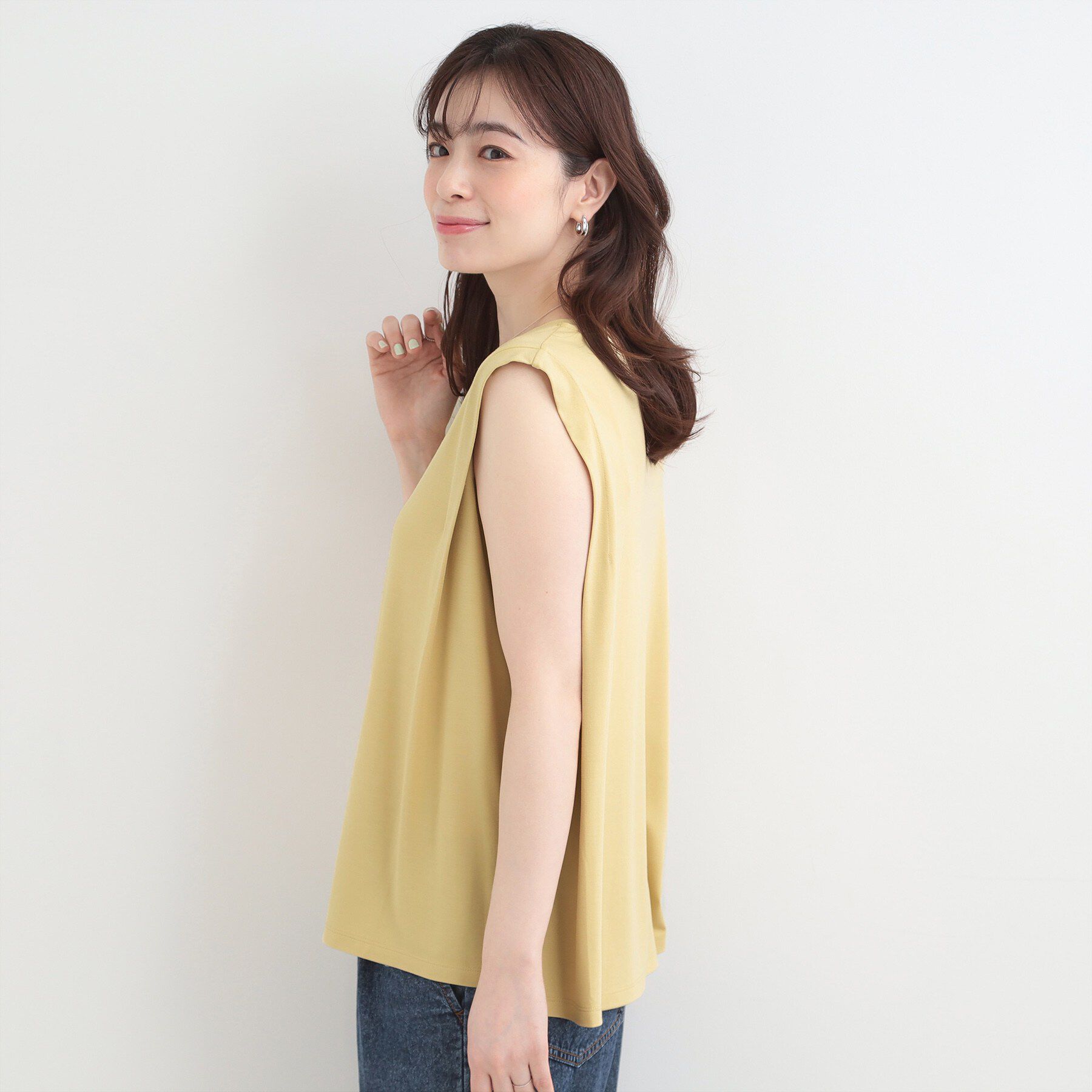 SHOO･LA･RUE「【UVカット/接触冷感】とろみタックノースリーブトップス」|Tシャツ・カットソー|