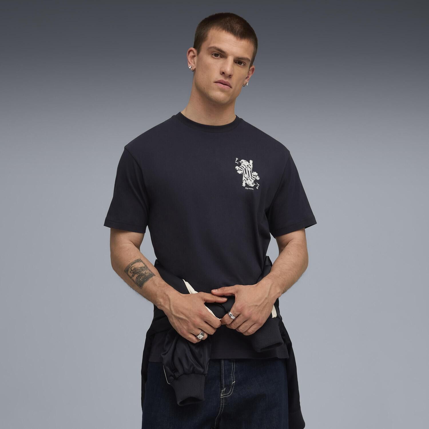 PUMA「【PUMA ｳｪｱ】M GRAPHIC CARD PLAY RELAXEDTEE」|Tシャツ・カットソー|