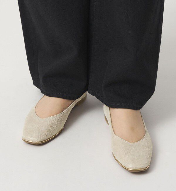 ODETTE E ODILE「ソフトVカット フラット15&darr;&uarr;」|パンプス|