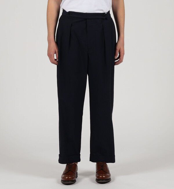 TOMORROWLAND MENS「コットン グラスツイル 2プリーツ ベルトレスパンツ」|チノ|