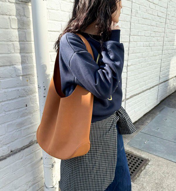 fredy emue「ポーチ付きラウンドワンショルバッグ」|ショルダー・メッセンジャー|