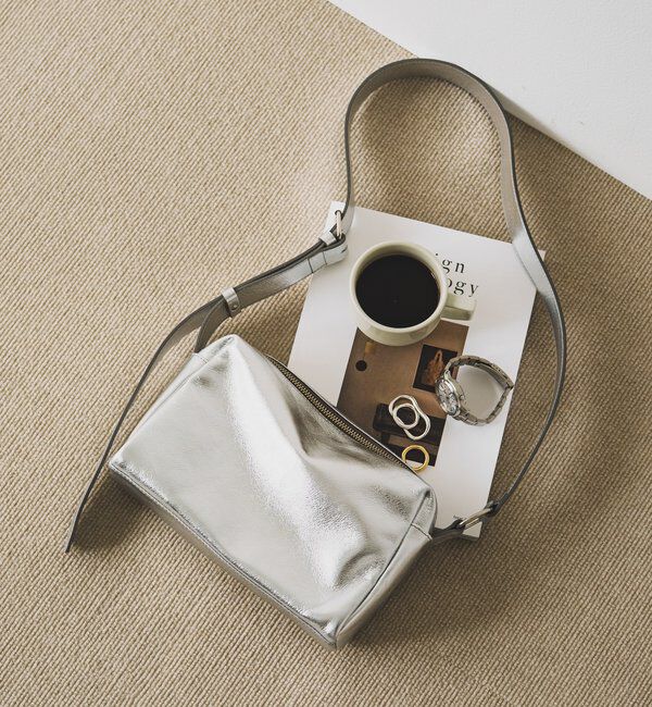  「レザースクエアショルダーバッグ」|ショルダー・メッセンジャー|シルバー