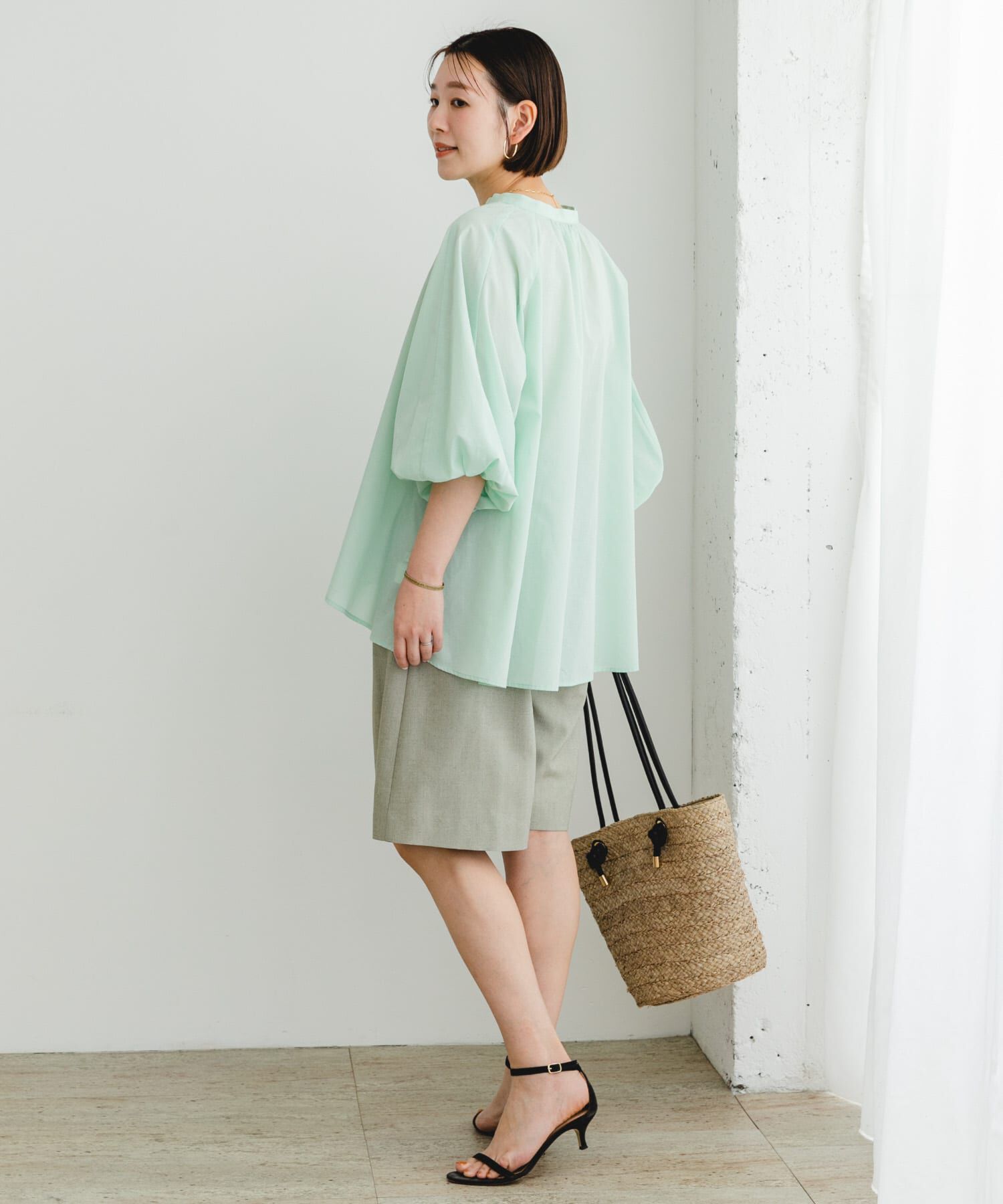 URBAN RESEARCH ROSSO「『UR TECH』F by ROSSO　イージーリネンボリュームブラウス」|シャツ・ブラウス|