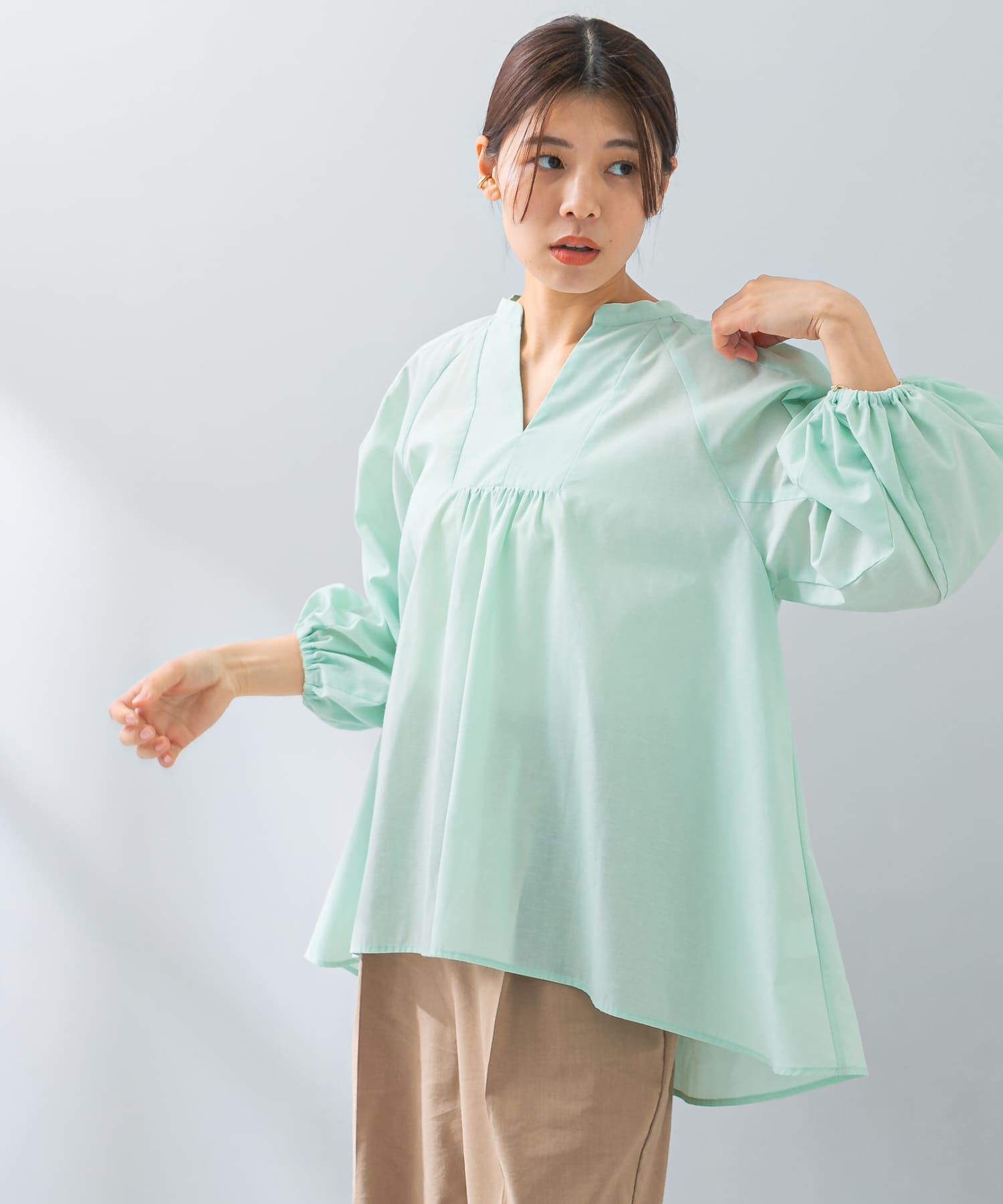 URBAN RESEARCH ROSSO「『UR TECH』F by ROSSO　イージーリネンボリュームブラウス」|シャツ・ブラウス|