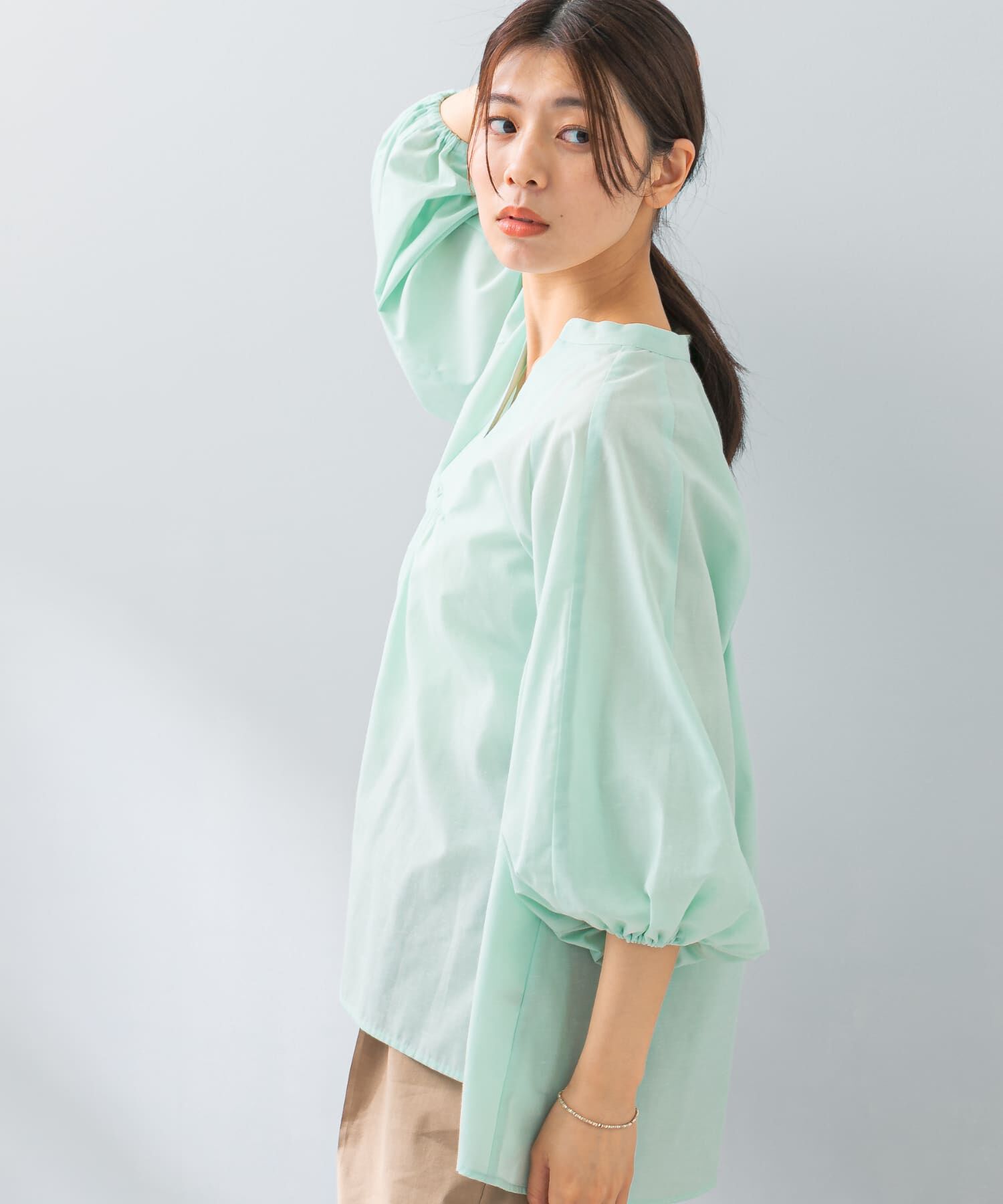 URBAN RESEARCH ROSSO「『UR TECH』F by ROSSO　イージーリネンボリュームブラウス」|シャツ・ブラウス|