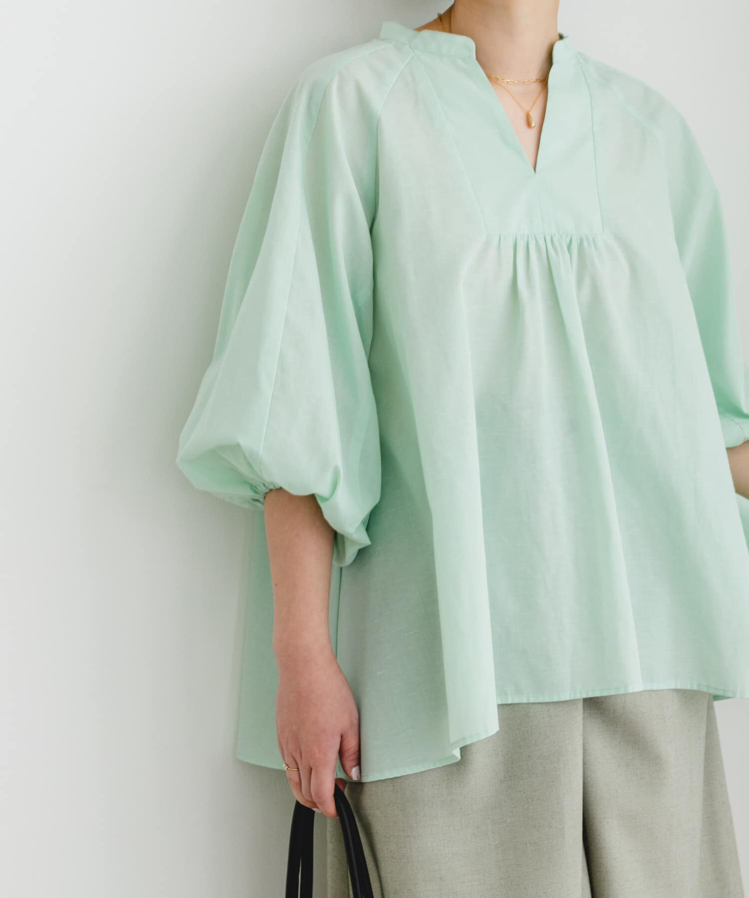 URBAN RESEARCH ROSSO「『UR TECH』F by ROSSO　イージーリネンボリュームブラウス」|シャツ・ブラウス|