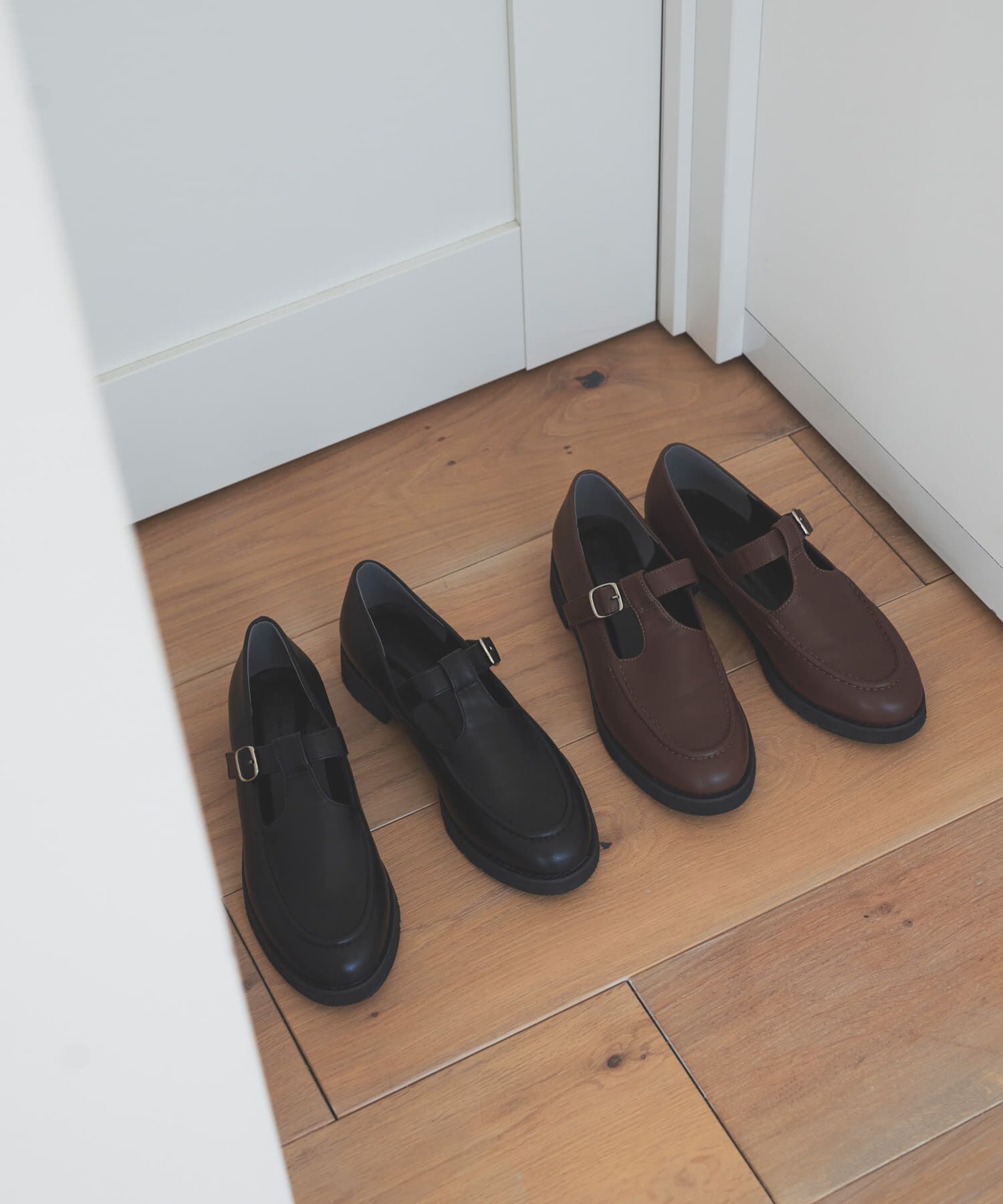 URBAN RESEARCH DOORS「Tストラップローファー」|ローファー|