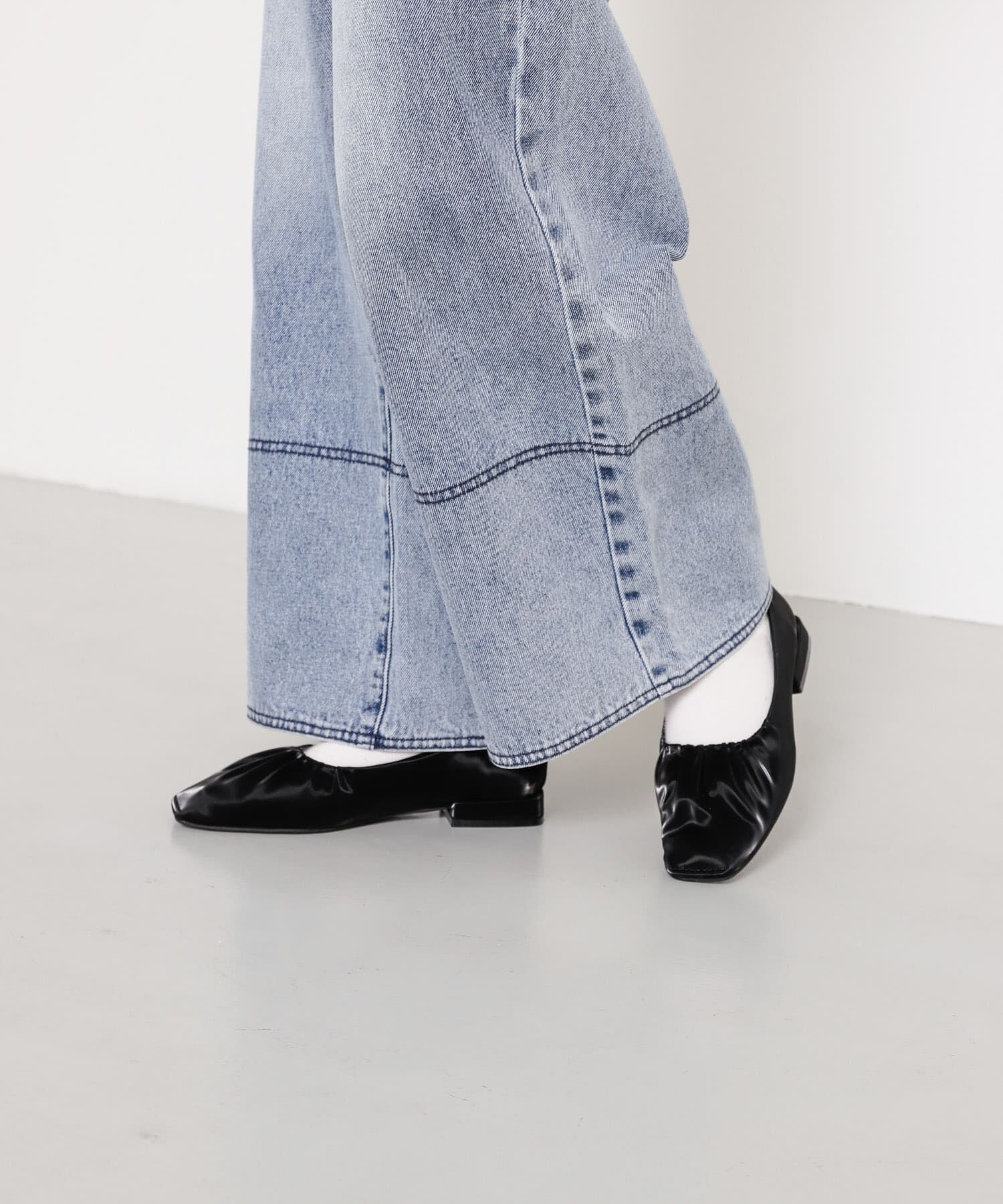 SENSE OF PLACE by URBAN RESEARCH「シャイニーギャザーフラットシューズ」|パンプス|