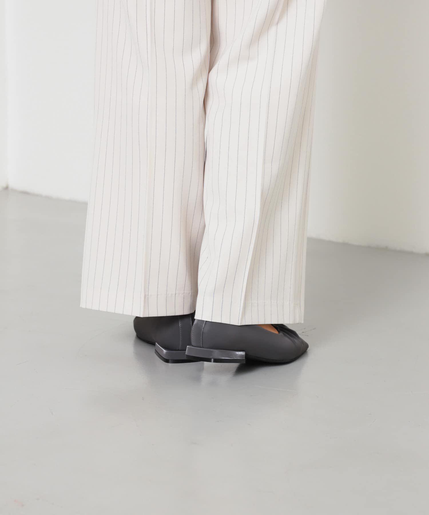 SENSE OF PLACE by URBAN RESEARCH「シャイニーギャザーフラットシューズ」|パンプス|