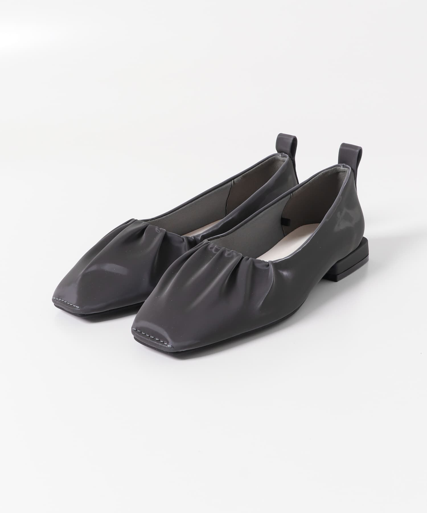 SENSE OF PLACE by URBAN RESEARCH「シャイニーギャザーフラットシューズ」|パンプス|