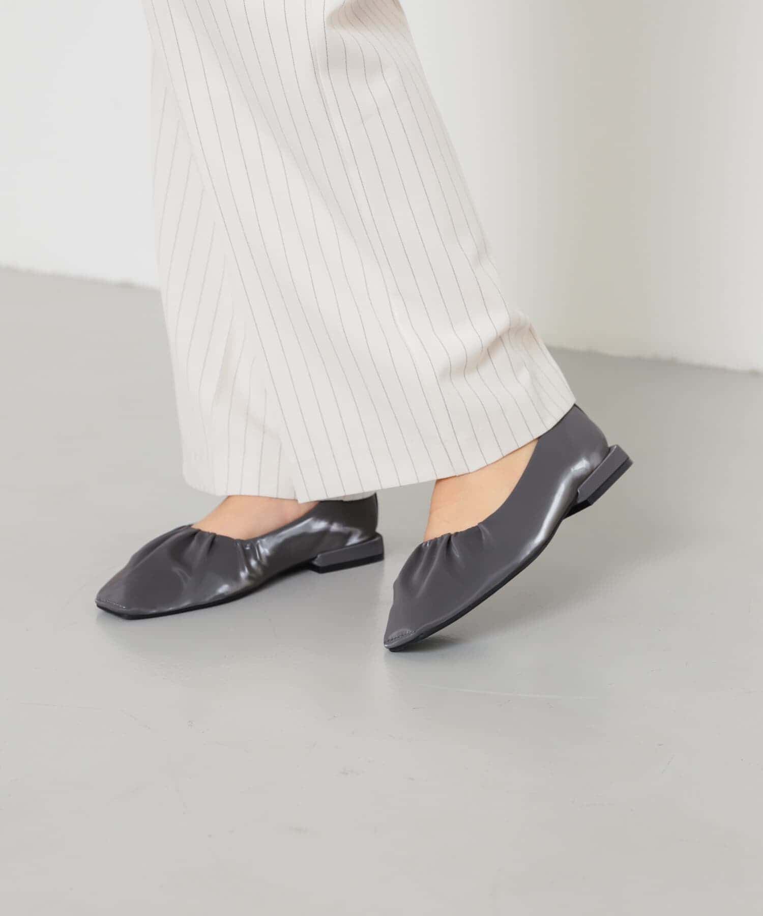 SENSE OF PLACE by URBAN RESEARCH「シャイニーギャザーフラットシューズ」|パンプス|