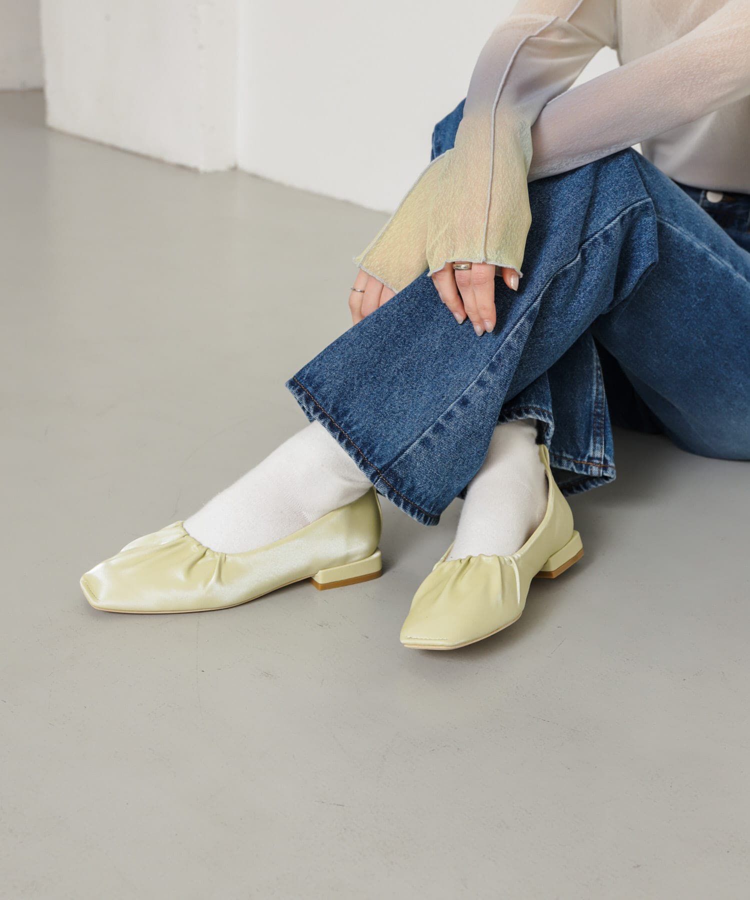 SENSE OF PLACE by URBAN RESEARCH「シャイニーギャザーフラットシューズ」|パンプス|