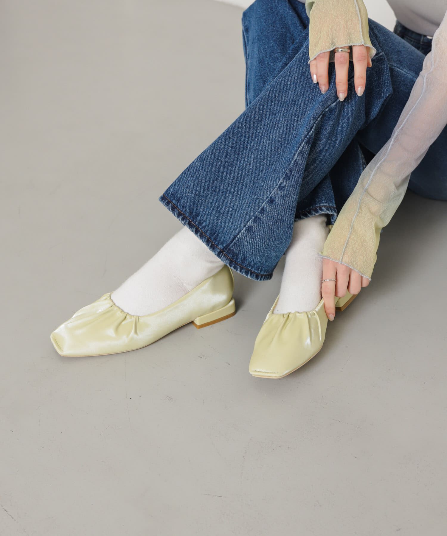 SENSE OF PLACE by URBAN RESEARCH「シャイニーギャザーフラットシューズ」|パンプス|